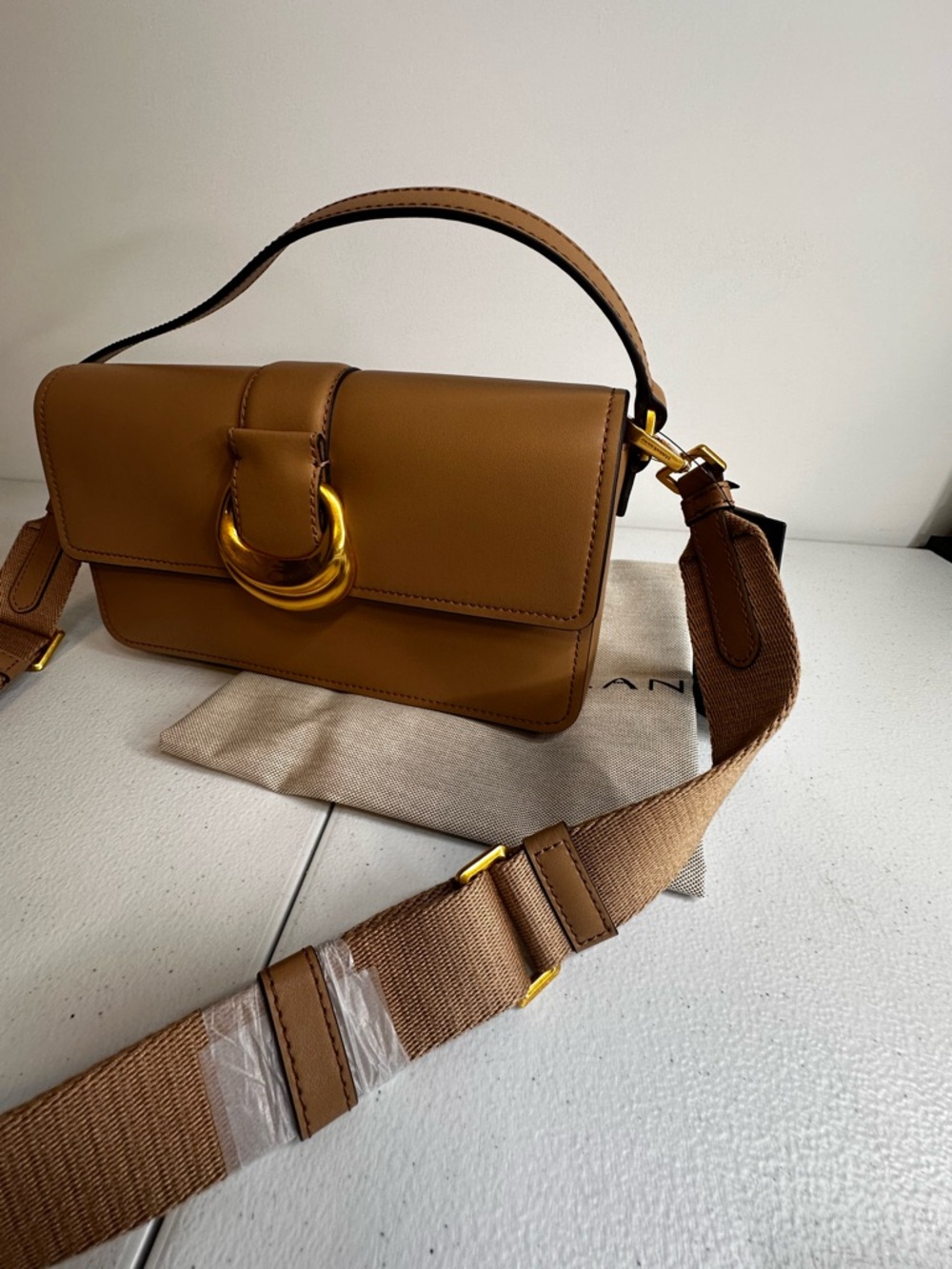 Donna Karan Valley Stream Tan Leather Flap Bag Gold Hardware Crossbody NWT - Picture 3 of 9